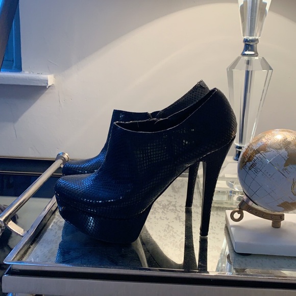 Aldo Leather Stilettos in EUC - Picture 2 of 4